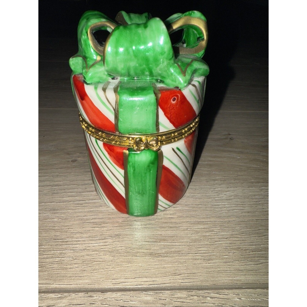 Ceramic Gift Wrap‎ Trinket Box Round Hinged Lid 5" tall